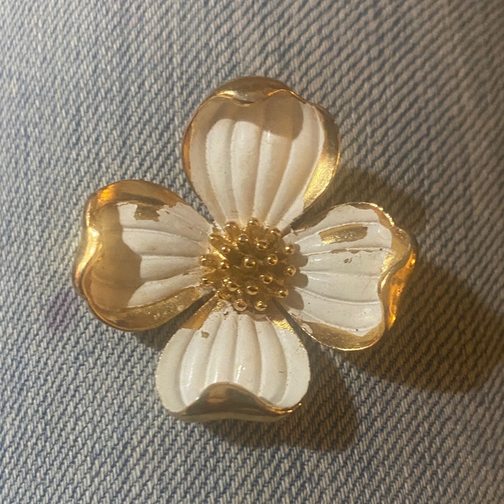 Elegant Gold and White Floral Brooch